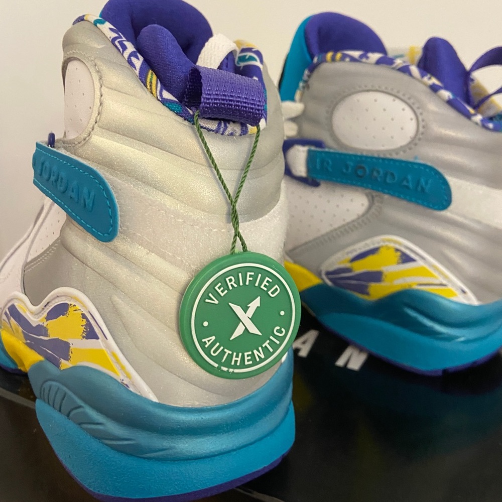Women’s Air Jordan 8 Aqua Retro - Picture 2 of 4